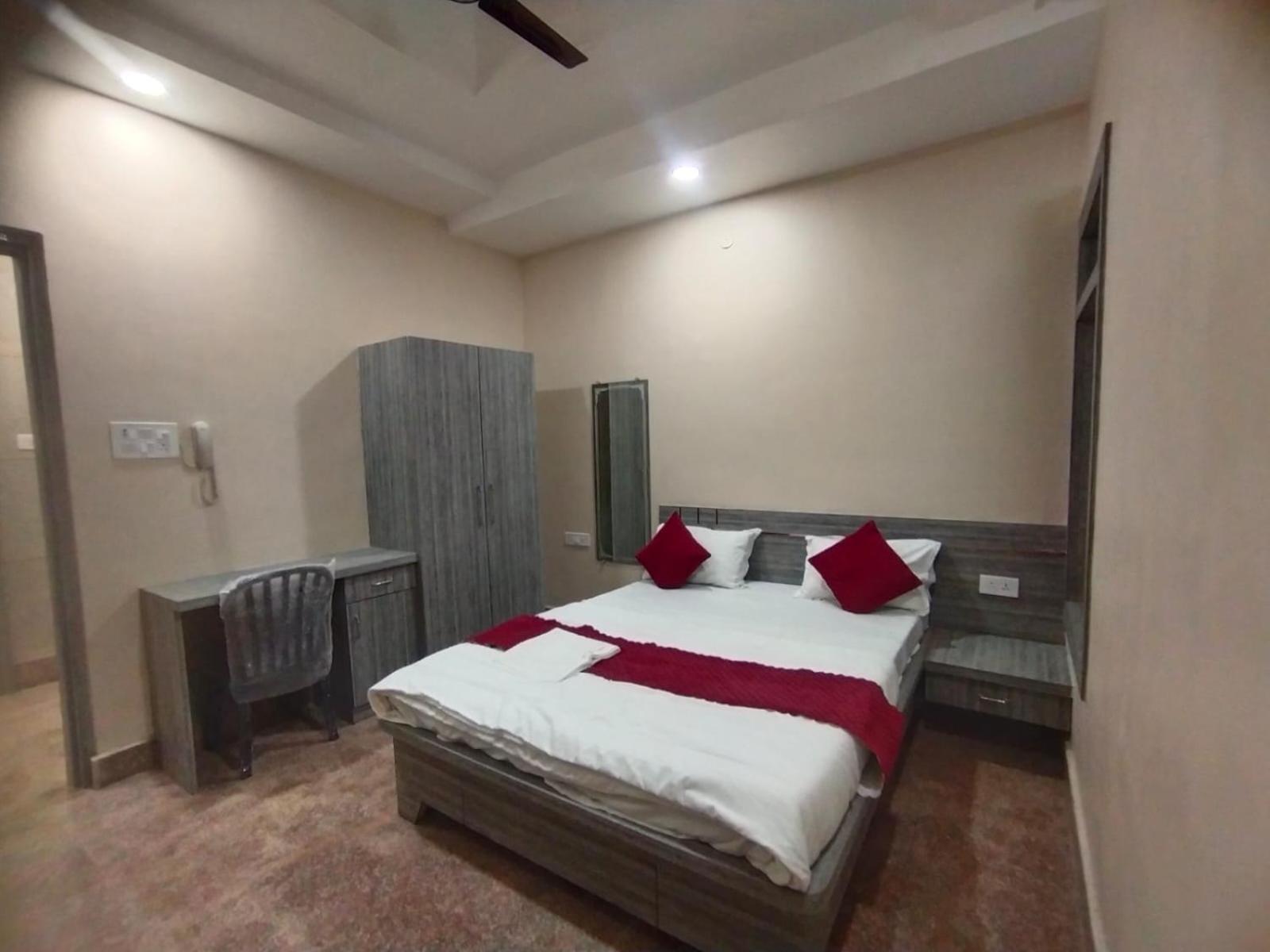 Hotel Utsav Palace Kanpur Zewnętrze zdjęcie
