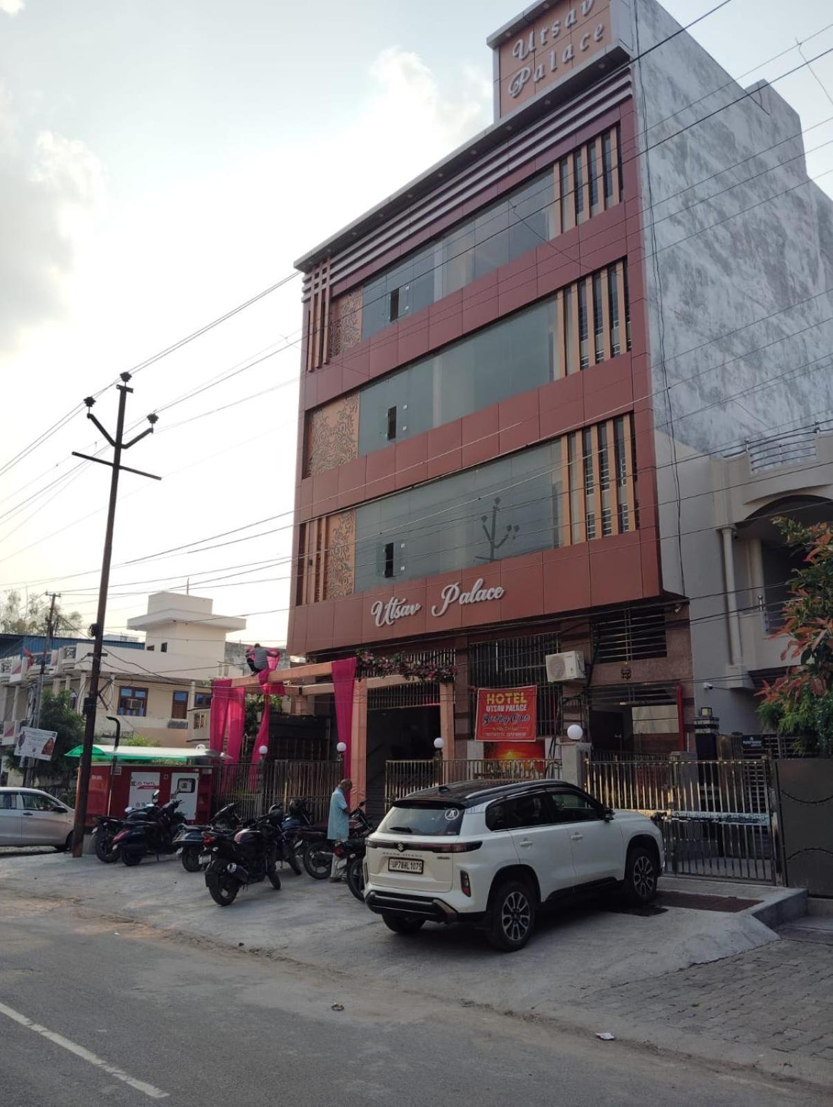 Hotel Utsav Palace Kanpur Zewnętrze zdjęcie
